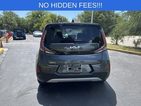 Used 2023 Kia Soul LX w/ LX Technology Package FWD image 6