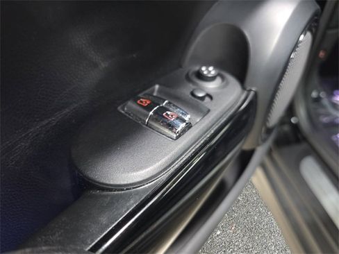 Used 2019 MINI Cooper S image 21
