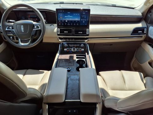 Certified 2022 Lincoln Navigator Reserve RWD image 9