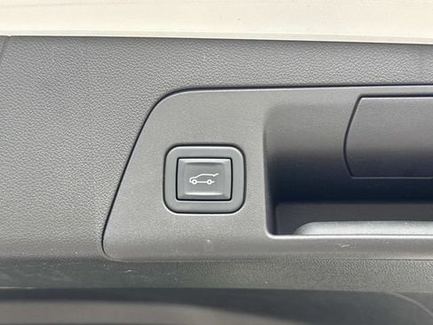 Used 2023 Buick Envision Avenir AWD/4WD image 14