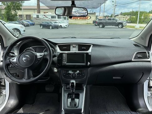 Used 2019 Nissan Sentra SV FWD image 41