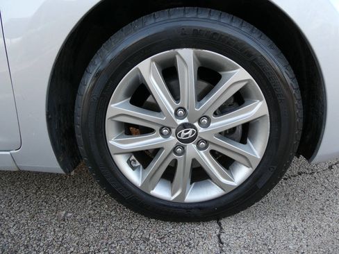Used 2014 Hyundai Elantra SE w/ Option Group 02 FWD image 30
