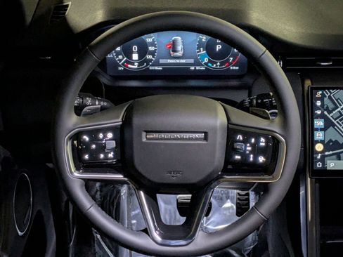 New 2026 Land Rover Discovery Sport Landmark AWD/4WD image 17