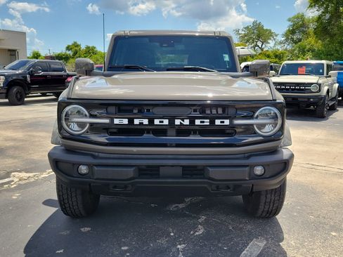 Certified 2025 Ford Bronco Outer Banks AWD/4WD image 2