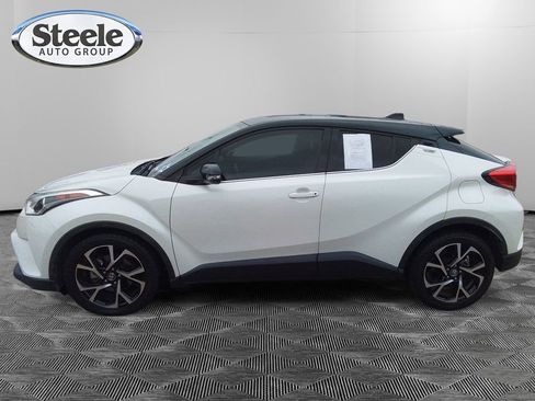 Used 2019 Toyota C-HR XLE image 2