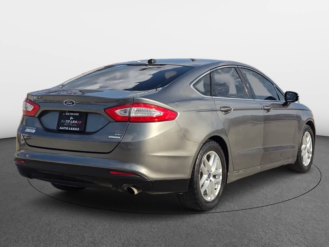 Used 2014 Ford Fusion SE w/ Equipment Group 202A FWD image 5