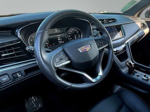 Used 2024 Cadillac XT6 Luxury w/ LPO, Floor Liner Package AWD/4WD image 9