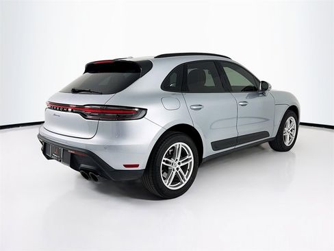 Certified 2025 Porsche Macan image 9