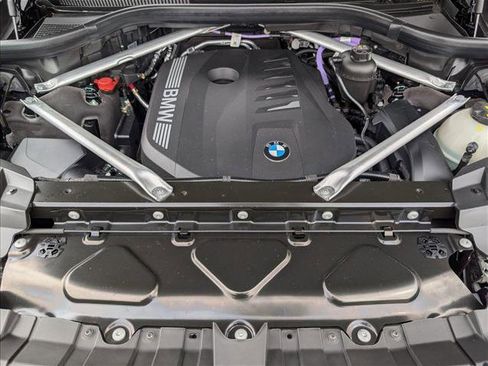 Used 2025 BMW X7 xDrive40i w/ Parking Assistance Package image 26