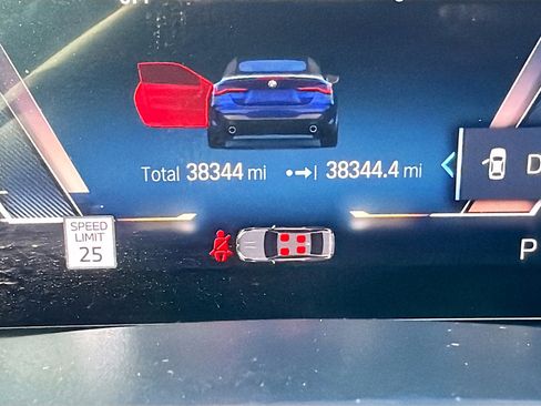 Used 2024 BMW 430i Convertible w/ M Sport Package image 38