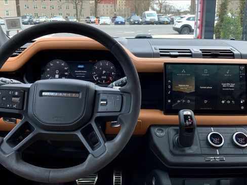 Used 2024 Land Rover Defender 110 V8 image 17