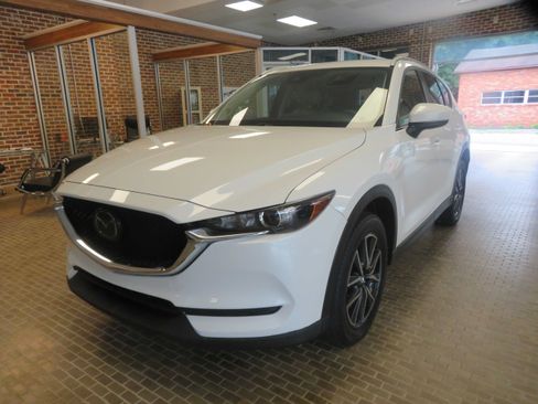 Used 2018 MAZDA CX-5 Touring FWD image 1