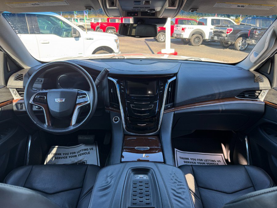 Used 2017 Cadillac Escalade Premium Luxury AWD/4WD image 22