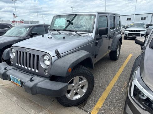 Used 2016 Jeep Wrangler Unlimited Sport AWD/4WD image 3