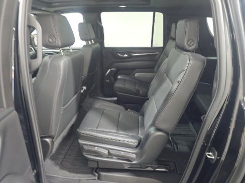 Used 2023 GMC Yukon XL Denali AWD/4WD image 5