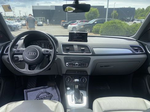 Used 2018 Audi Q3 2.0T Premium Plus w/ Premium Plus Package FWD image 16