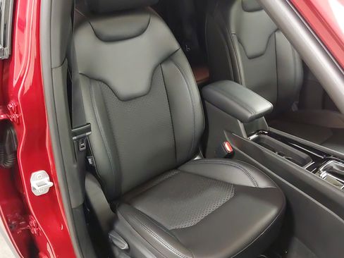 New 2026 Jeep Compass Latitude image 28