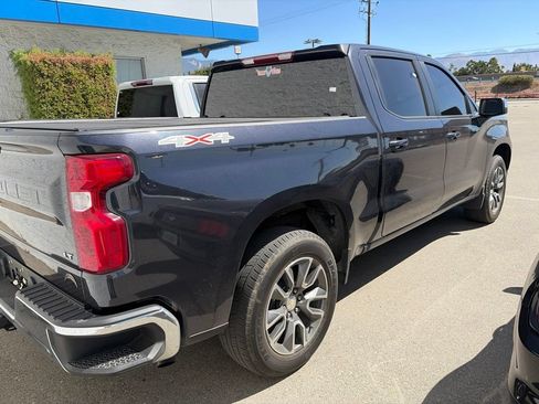Used 2022 Chevrolet Silverado 1500 LT AWD/4WD image 11