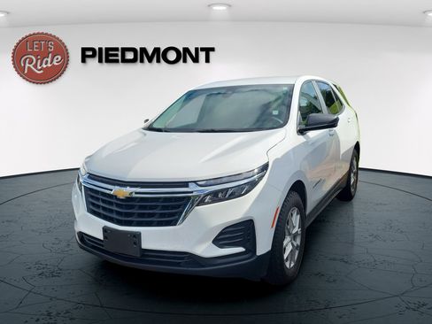 Used 2023 Chevrolet Equinox LS w/ LS Convenience Package FWD image 1