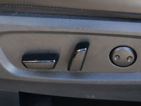 Used 2025 Nissan Pathfinder SL w/ SL Premium Package image 17