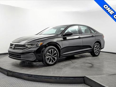 Used 2024 Volkswagen Jetta S FWD image 2