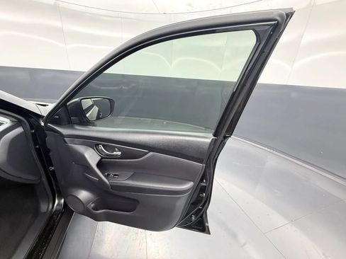 Used 2018 Nissan Rogue S FWD image 9