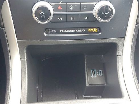 Certified 2024 Ford Edge SEL w/ Convenience Package image 21