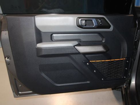 Used 2023 Ford Bronco Badlands image 5