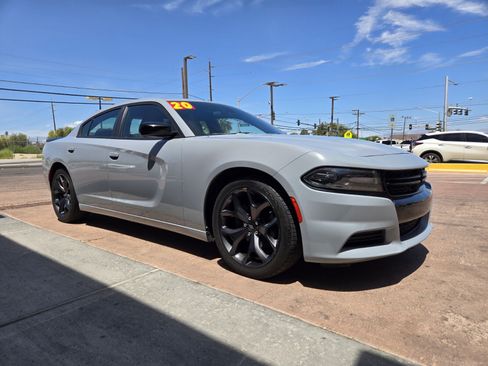 Used 2020 Dodge Charger SXT w/ Blacktop Package RWD image 4