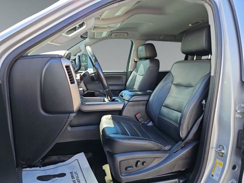Used 2018 GMC Sierra 2500 Denali w/ Duramax Plus Package AWD/4WD image 7