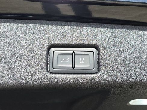 Certified 2025 Audi Q5 Premium w/ Convenience Package AWD/4WD image 13