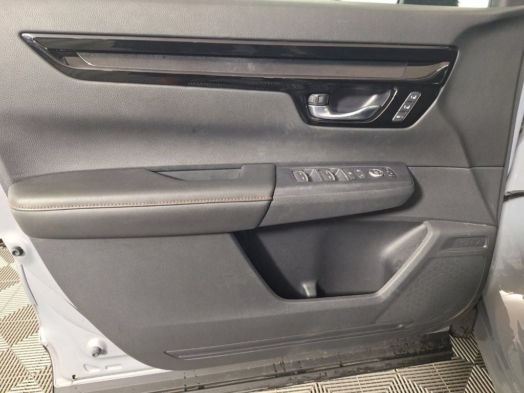 Certified 2025 Honda CR-V Sport Touring image 31