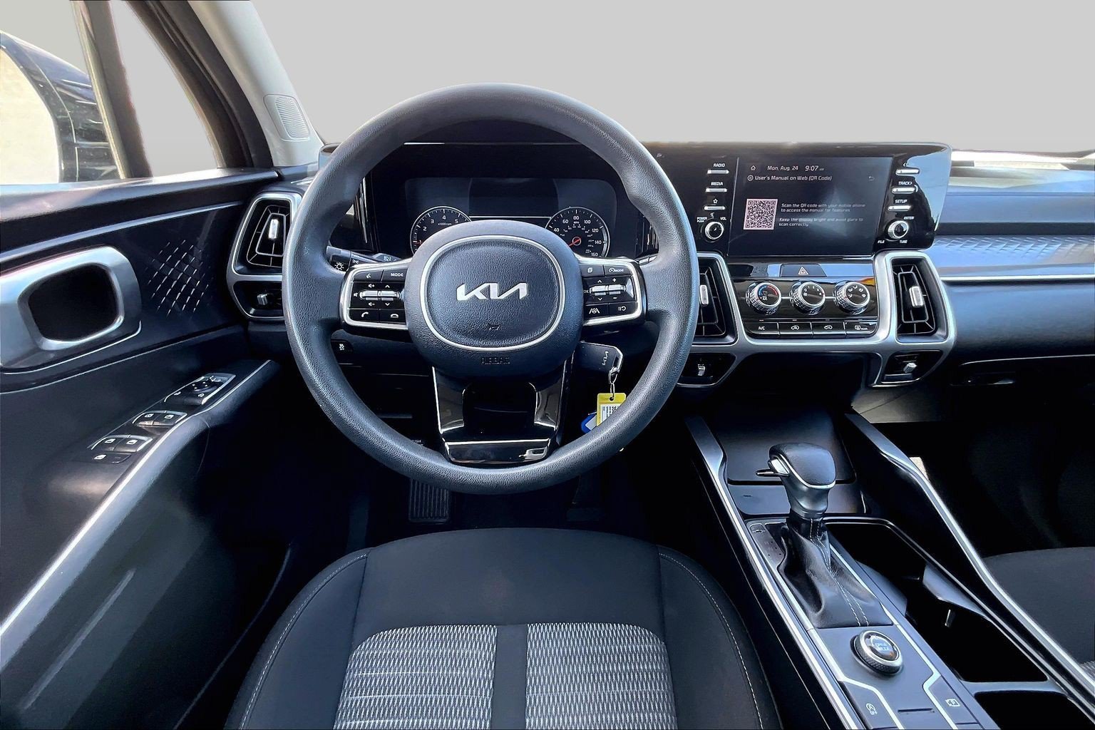 Used 2022 Kia Sorento LX FWD image 5