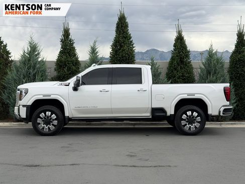 Used 2025 GMC Sierra 3500 Denali w/ Denali Reserve Package AWD/4WD image 4
