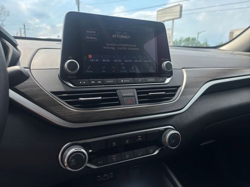 Used 2025 Nissan Altima 2.5 SV FWD image 20