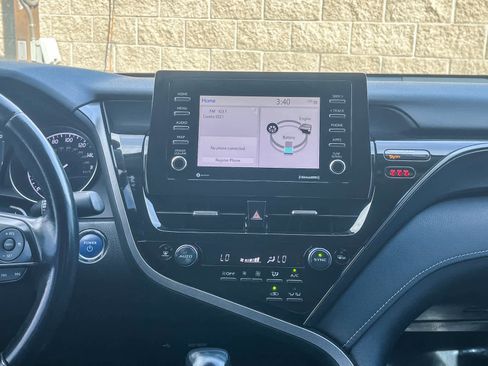 Used 2022 Toyota Camry SE image 12