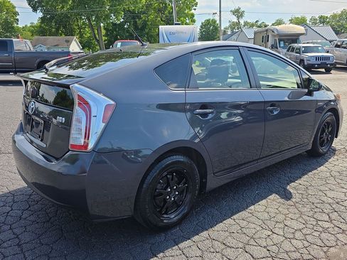 Used 2014 Toyota Prius Two FWD image 2