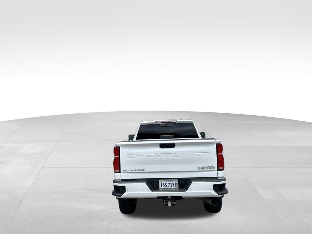 Used 2024 Chevrolet Silverado 2500 High Country w/ High Country Premium Package AWD/4WD image 4