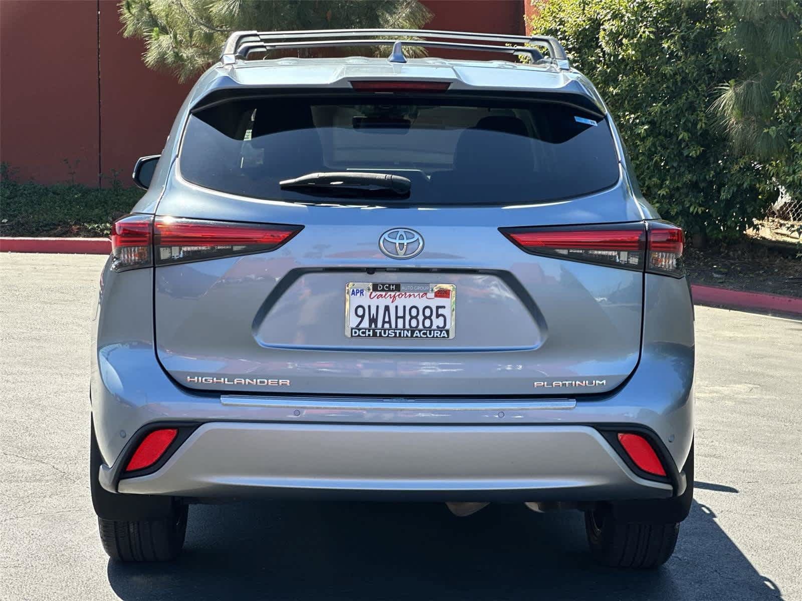 Used 2022 Toyota Highlander Platinum FWD image 6