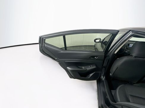 Used 2024 Nissan Altima 2.5 S FWD image 25