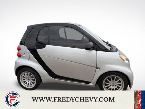 Used 2011 smart fortwo pure RWD image 5