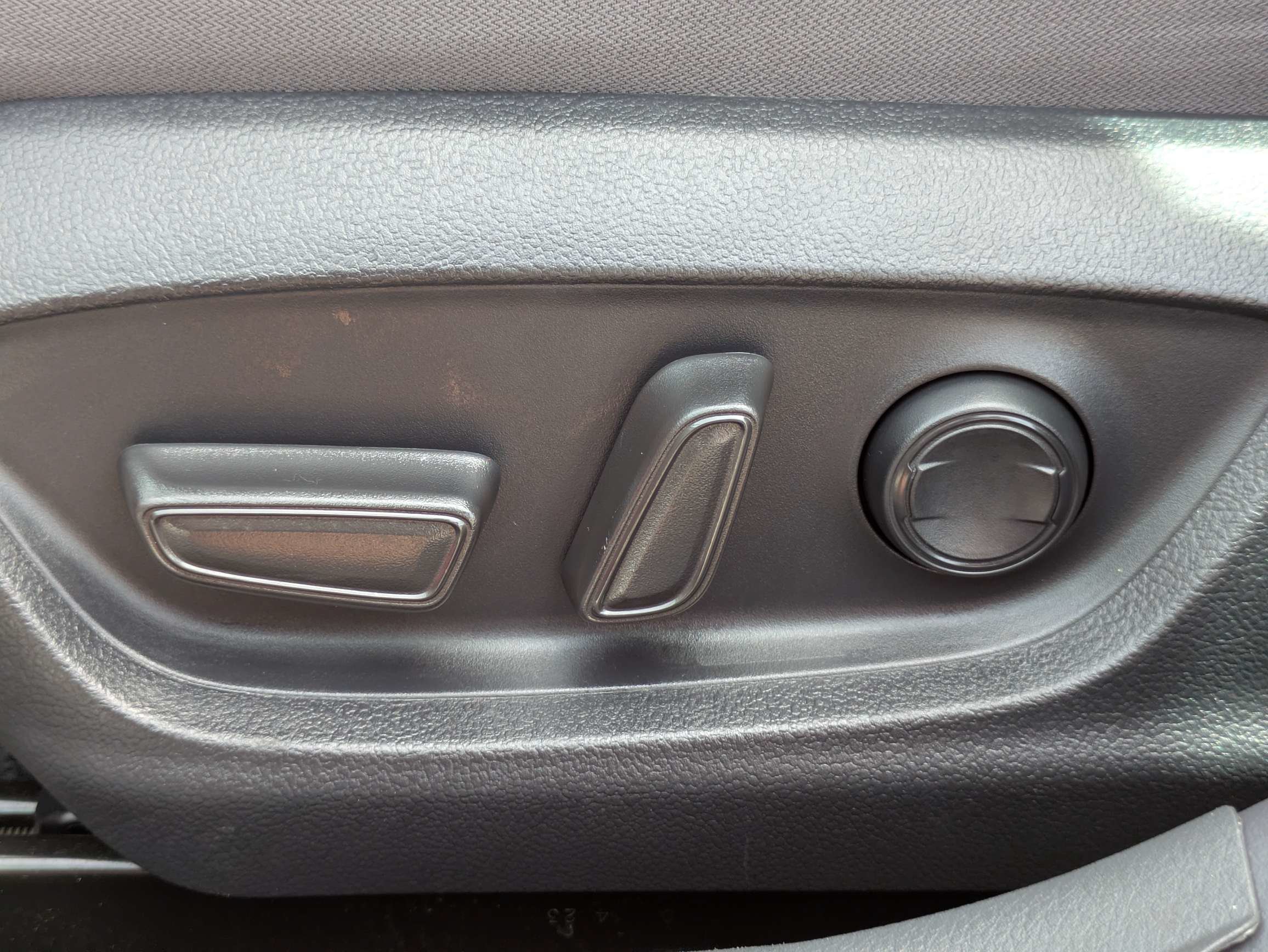 Used 2024 Toyota Camry LE w/ Convenience Package FWD image 19