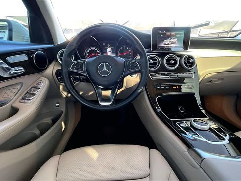 Used 2019 Mercedes-Benz GLC 300 image 5