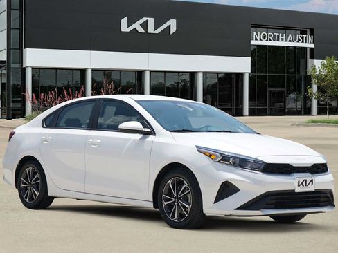 Certified 2024 Kia Forte LXS FWD image 7