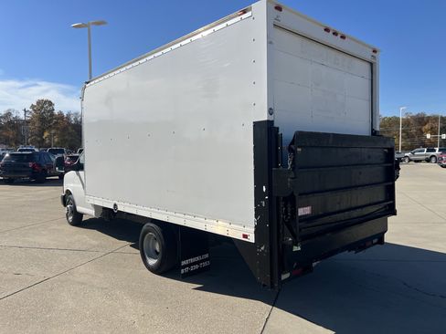 Used 2015 Chevrolet Express 3500 Extended image 7