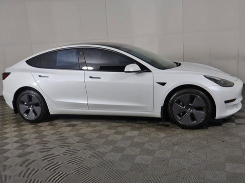 Used 2023 Tesla Model 3 Standard Range image 16