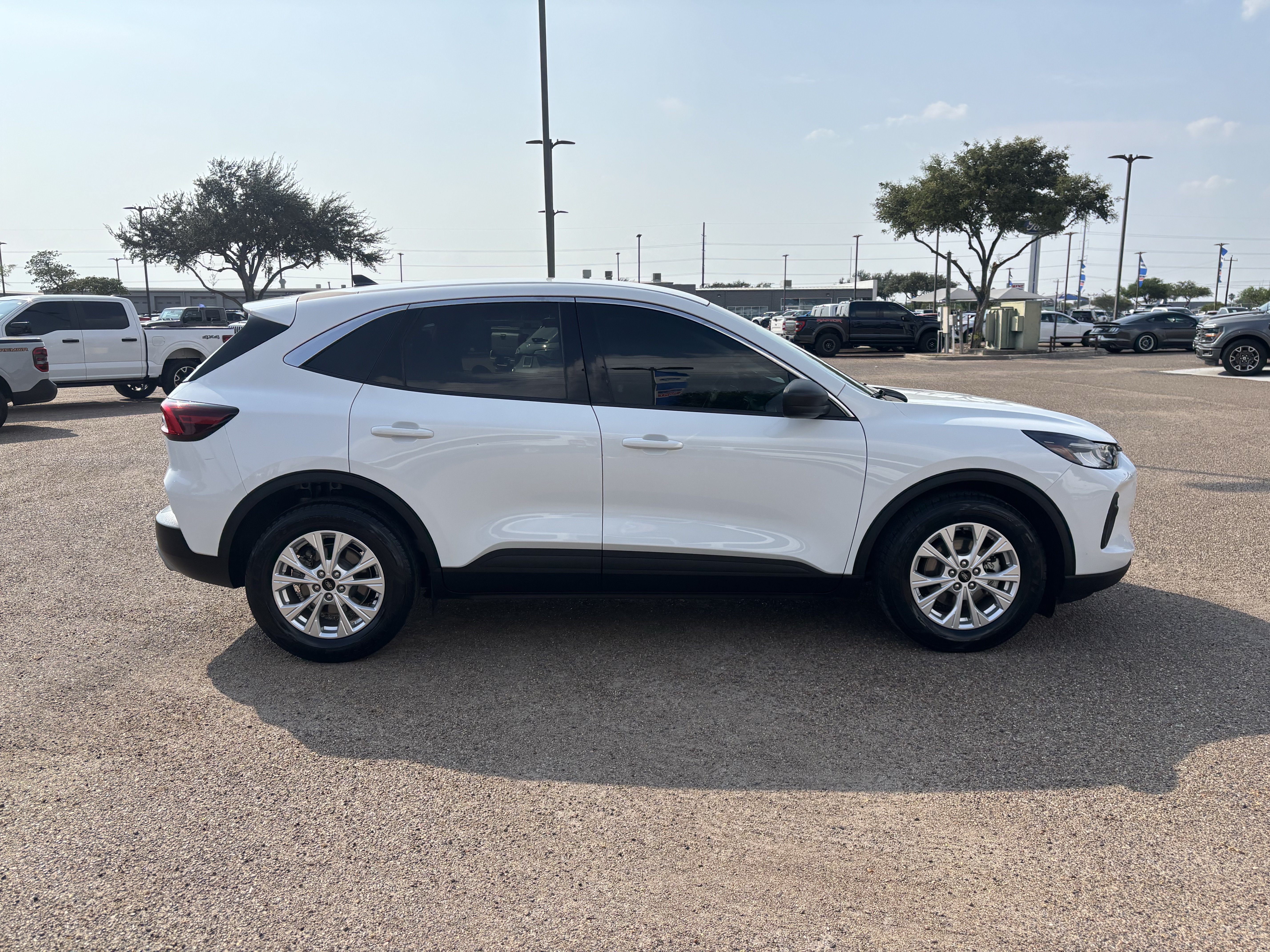 Used 2023 Ford Escape Active FWD image 4