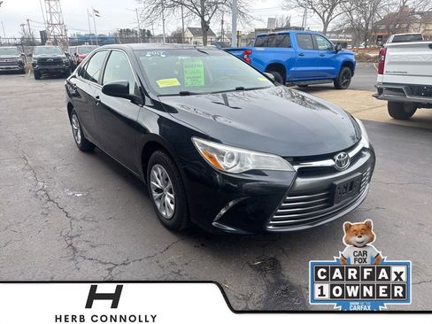 Used 2017 Toyota Camry XLE image 1