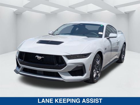 New 2026 Ford Mustang GT w/ GT Performance Package RWD image 9