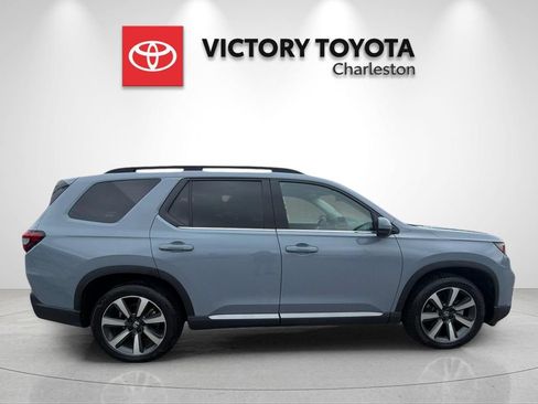Used 2023 Honda Pilot Touring image 6